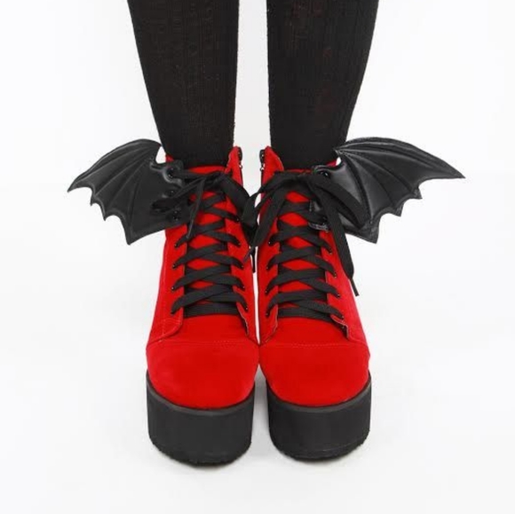 Iron Fist Shoes - Iron fist red velvet bat wing boot